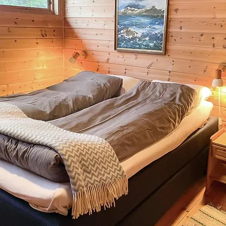 7 Person In Hjelmeland